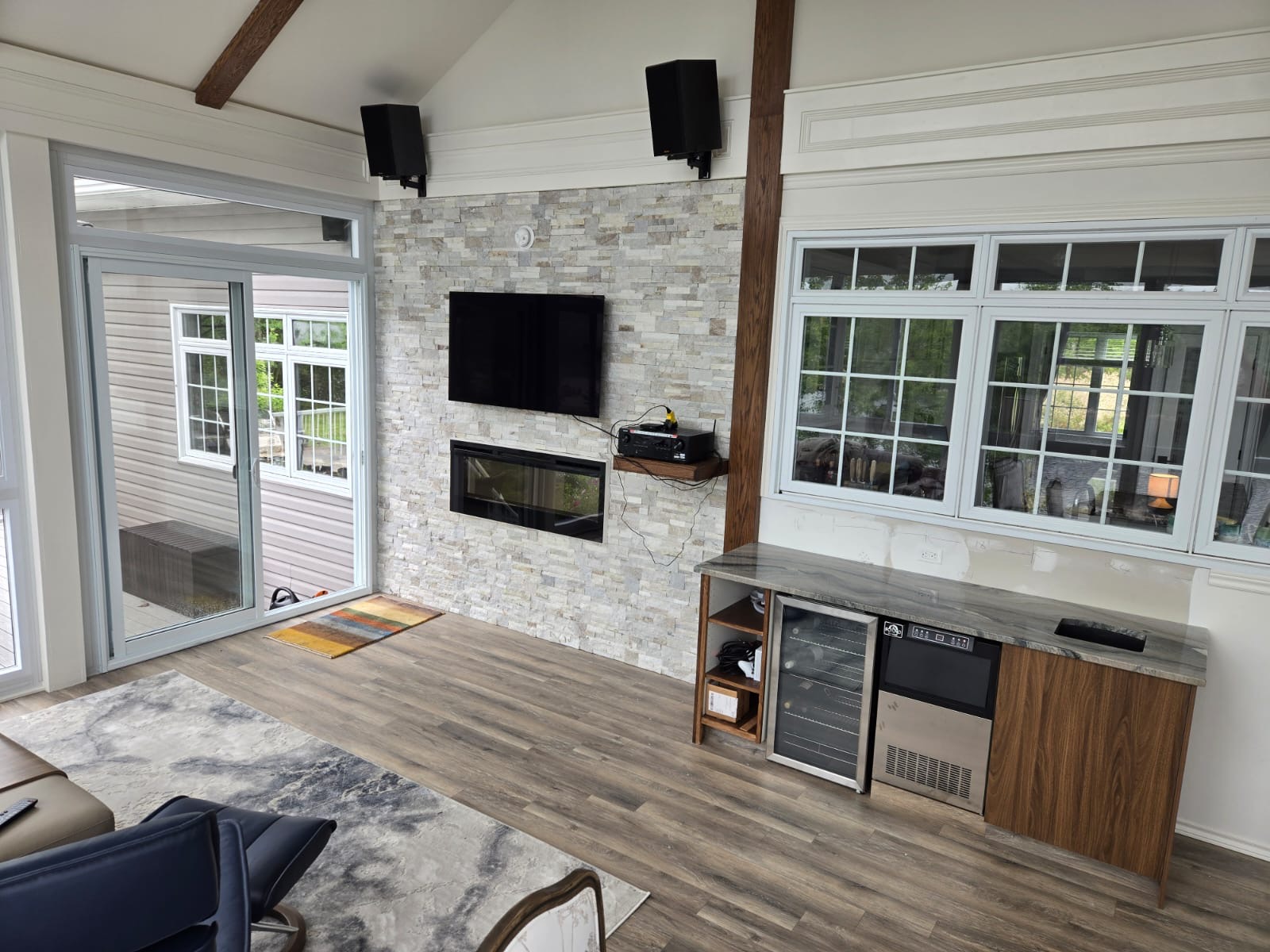 4-Season Room Entertainment